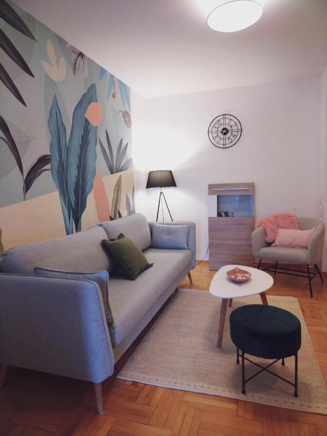 Apartments Radmila โปเรช ภายนอก รูปภาพ