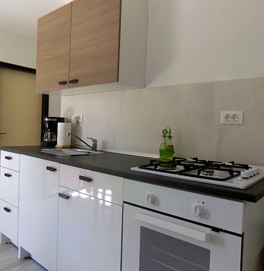 Apartments Radmila โปเรช ภายนอก รูปภาพ